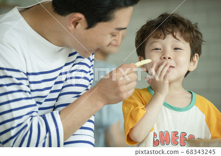 Lifestyle, family, cooking Lifestyle, family, cooking 68343245