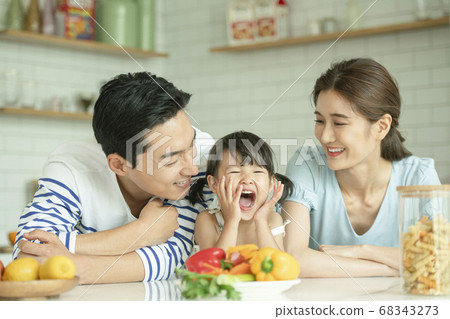 Lifestyle, family, cooking Lifestyle, family, cooking 68343273