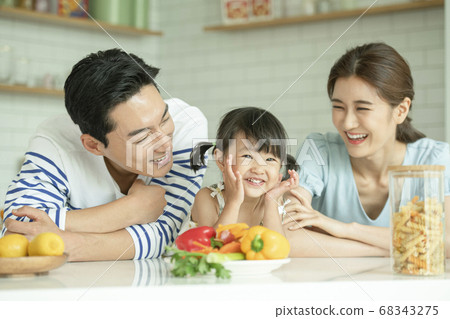 Lifestyle, family, cooking 68343275
