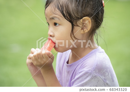Lifestyle, children, water play Lifestyle, children, water play 68343320