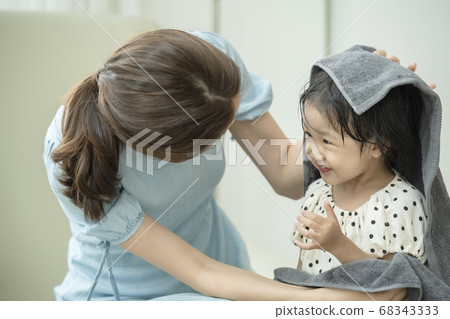 Lifestyle, family, parenting 68343333