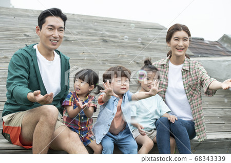 Lifestyle, family, parenting 68343339