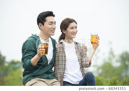 Lifestyle, couple, travel Lifestyle, couple, travel 68343351
