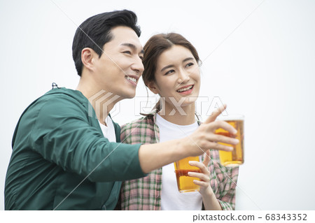 Lifestyle, couple, travel Lifestyle, couple, travel 68343352