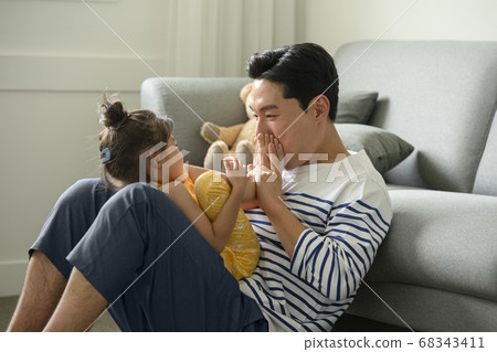 Lifestyle, family, parenting 68343411