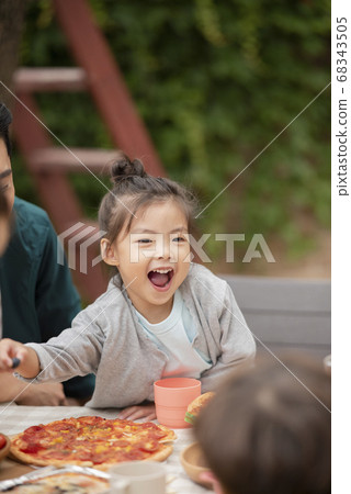 生活方式,家庭,旅行 生活方式,家庭,旅行 68343505