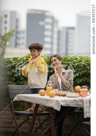 生活方式,家庭,旅行 生活方式,家庭,旅行 68343517