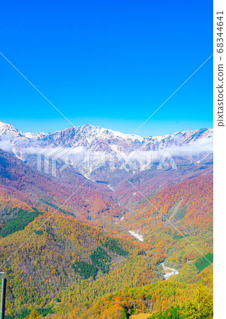 從白馬山港看到的秋天白馬三山[長野縣] 68344641