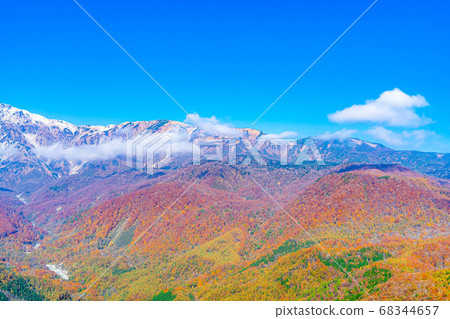 從白馬山港看到的秋天白馬三山[長野縣] 68344657