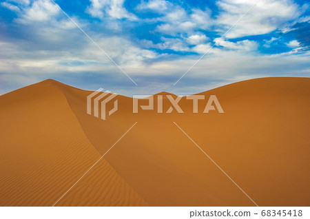 Sand dunes of Erg Chebbi, Morocco Sand dunes of Erg Chebbi, Morocco 68345418
