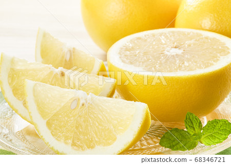 Fresh grapefruit 68346721
