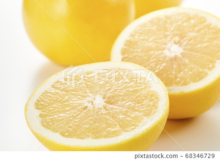 新鮮的葡萄柚 68346729