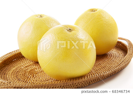 新鮮的葡萄柚 新鮮的葡萄柚 68346734