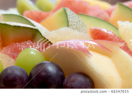 Assorted cut fruits Assorted cut fruits 68347655