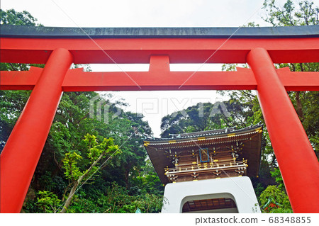 A walk around Enoshima A walk around Enoshima 68348855