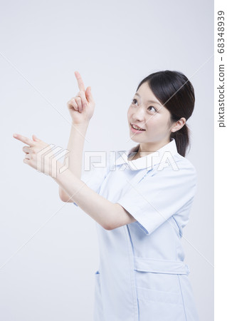護士指著 護士指著 68348939