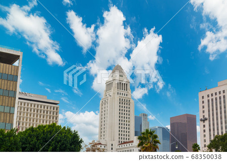 Los Angeles under a cloudy sky Los Angeles under a cloudy sky 68350038
