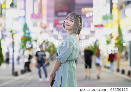 night portrait in the city 68350115