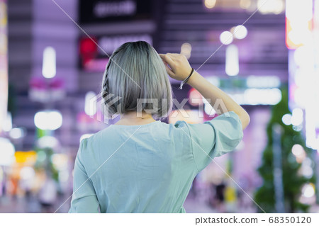 night portrait in the city 68350120