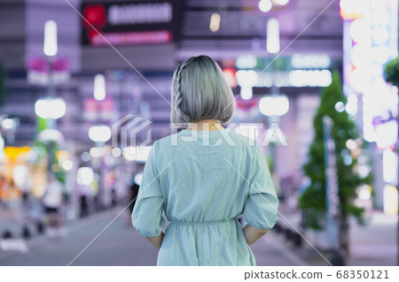 night portrait in the city 68350121