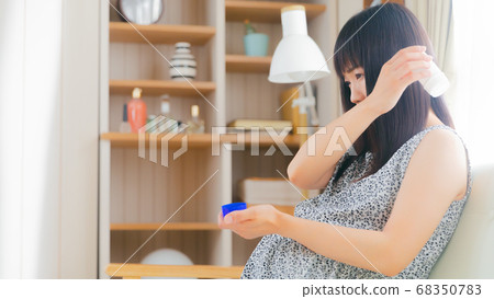 孕婦在受累部位上擦壓縮棒肩膀16：9 68350783