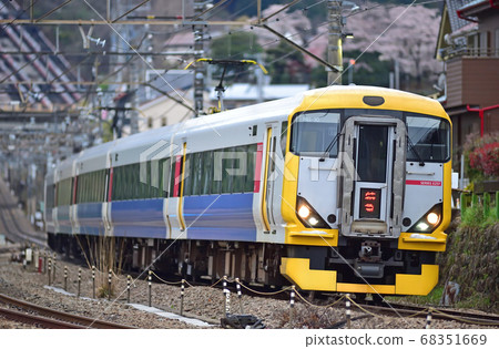 中央本線Yomotsu-Uenohara E257系列500系列NB-10隊形(幕張)富士遊 中央本線Yomotsu-Uenohara E257系列500系列NB-10隊形(幕張)富士遊 68351669