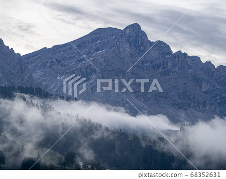 monte croce cross mountain in dolomites badia monte croce cross mountain in dolomites badia 68352631