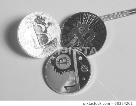 Three virtual coins bitcoins Three virtual coins bitcoins 68354201