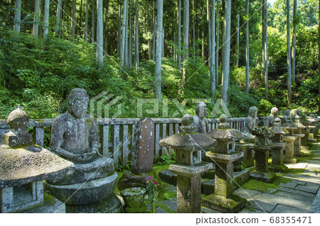 Katakura Family Mausoleum, Shiroishi City Tomb 68355471