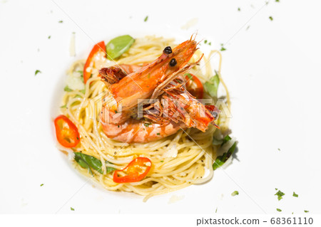 Italian Spaghetti with tiger prawn. Copy Space. 68361110