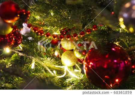 The Christmas tree on one of the central streets of Moscow, decorated for Christmas.Festive illumination for New Year and Christmas holidays. 68361859