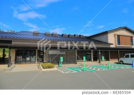 [Tottori] Tottori Sand Dunes Visitor Center under sunny weather 68365504