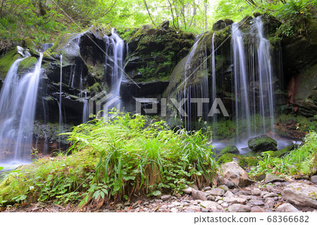 Shin-Onsen Town Sarutobi Falls Shin-Onsen Town Sarutobi Falls 68366682
