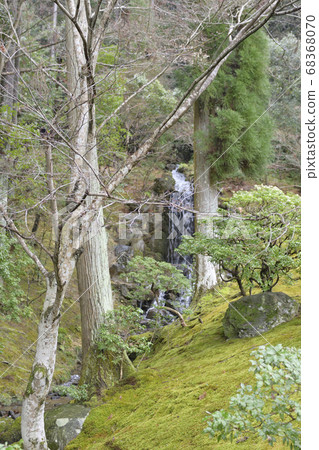 Shogakuin皇宮Utaku故事瀑布 Shogakuin皇宮Utaku故事瀑布 68368070