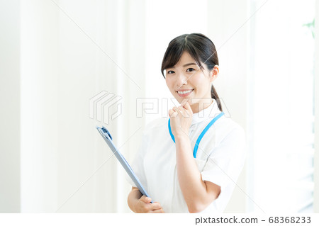 微笑的女護士[肖像] 68368233