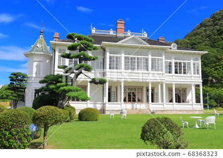 [Tottori Prefecture] Nifukukaku under sunny weather 68368323