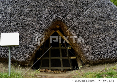 Early summer pit dwelling Early summer pit dwelling 68369483