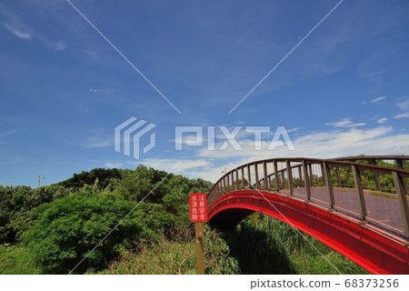 台灣人島般的海濱景觀。 68373256