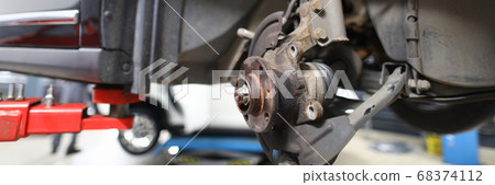 Fixing vehicle problem or damage 68374112