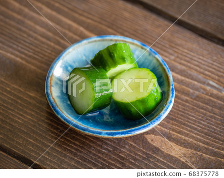 Pickled cucumbers. Pickled cucumbers. 68375778