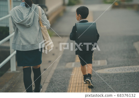 primary school student, schoolchild, schooler 68376132