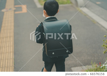 放學 小學學生 小學生 68376158
