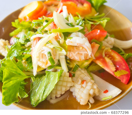 noodle glass salad 68377296