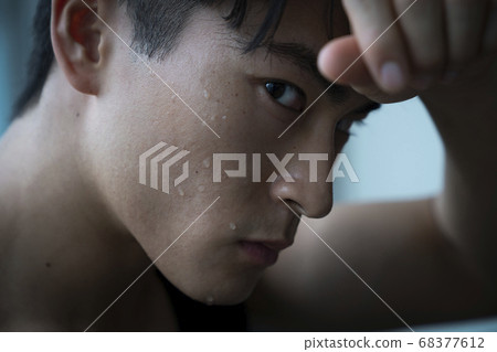 男的肖像 68377612