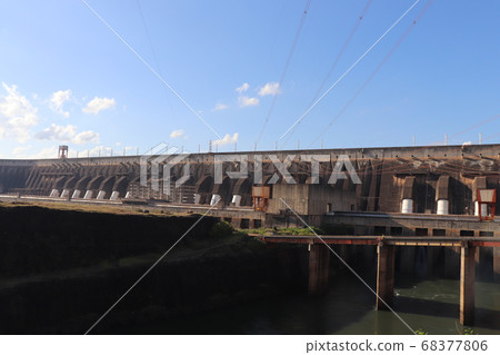 巴西是世界上最大的伊泰普水電站(1) 巴西是世界上最大的伊泰普水電站(1) 68377806