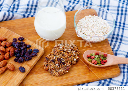 Oatmeal cookie image 68378331