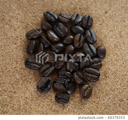 烤的咖啡豆 烤的咖啡豆 68378353