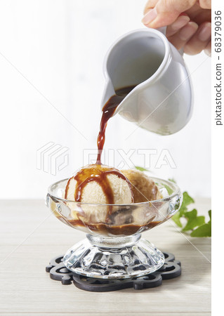 Coffee affogato with vanilla ice cream and espresso coffee 68379036