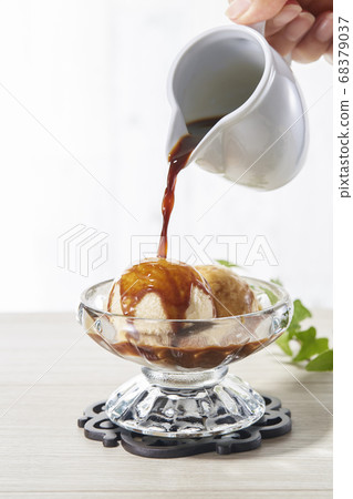 Coffee affogato with vanilla ice cream and espresso coffee 68379037