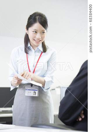 Boss and his subordinates 68384400